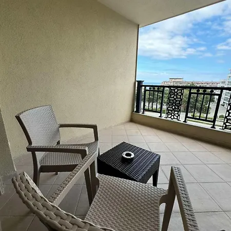 Apartamento Pool View In